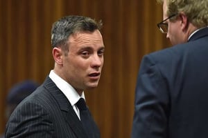 L’ancien athlète sud-africain Oscar Pistorius comparait devant la Haute Cour de Pretoria en deuxième instance, le 13 juin 2016. © Phil Magakoe/AP/SIPA