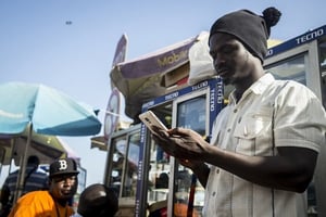 L’Agence de régulation des télécommunications (ART) du Cameroun vient d’infliger une amende globale de 3,5 milliards de francs CFA à MTN, Orange et Nexttel. © Sylvain Cherkaoui pour Jeune Afrique