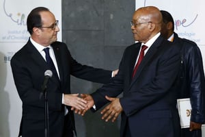 Le président Jacob Zuma et son homologue Français le 23 Mars 2016 à Lyon. © Francois Mori/AP/SIPA
