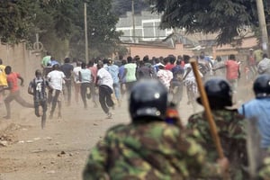 Manifestation de l’opposition,  dans le bidonville de Kibera, à Nairobi, la capitale kényane, le 14 juin 2016. © Ben Curtis/AP/SIPA