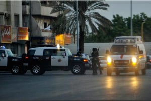La police saoudienne près du consulat américain à Jeddah, le 4 juillet 2016. © AFP