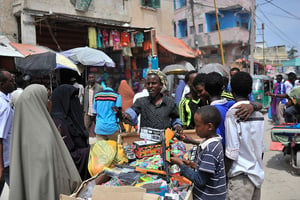 Un marché quelques jours avant l’Aïd El-Fitr en Somalie, le 4 juillet 2016. © AMISOM Public Information/Flickr