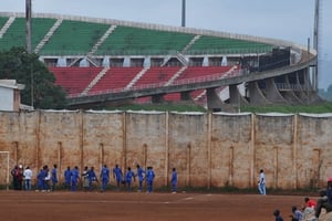 Stade omnisport de la ville de Yaoundé, au Cameroun, le 17 juin 2011. © Renaud Van Der Meeren pour les Éditions du Jaguar