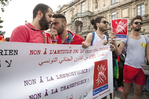 Premier défilé à Paris, le 1er juillet, de l’association Shams, qui défend les droits des jeunes LGBT d’origine maghrébine. © ons abid