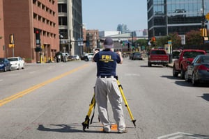 Un enquêteur du FBI, le 8 juillet 2016 à Dallas aux Etats-Unis. © AFP