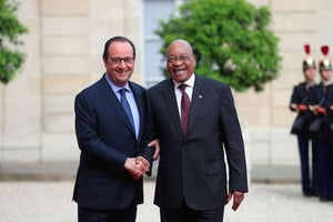Le président français François Hollande reçoit à l’Élysée le chef d’État sud-africain, Jacob Zuma, le 11 juillet 2016. © Thibault Camus/AP/SIPA