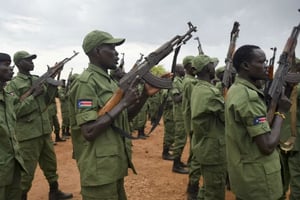 Les ex-rebelles de Riek Machar dans un camp militaire de la capitale, le 7 avril 2016. © Jason Patinkin/AP/SIPA