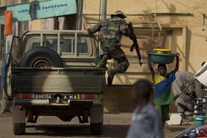 Un soldat de l’armée malienne à Gao, le 25 juillet 2013. © Rebecca Blackwell/AP/SIPA