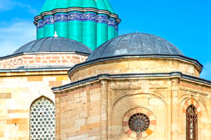 Mausolée de Rumi à Konya (Turquie). © raimund franken/GETTY IMAGES