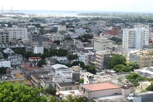 Port-Louis vu de la citadelle. © Fabien Mollon pour Jeune Afrique