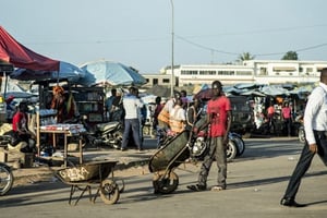 Dans les rues de Bouaké, la deuxième ville la plus peuplée du pays après Abidjan, le 15 octobre 2015. © Sylvain Cherkaoui pour J.A.