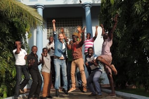 Samir Abdelkrim, ici avec plusieurs entrepreneurs ghanéens hébergés par l’incubateur MEST. © DR