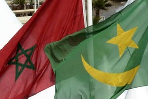 Les drapeaux du Maroc et de la Mauritanie. © CHRISTOPHE ENA/AP/SIPA
