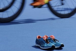 Une paire de chaussures de sport lors des JO de Rio en 2016. © Gregory Bull/AP/Sipa