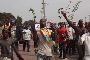 Des partisans de l’opposition congolaise, le 27 juillet 2016 à Kinshasa. © John Bompengo/AP/SIPA