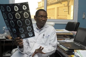 Guida Landouré, neurologue malien de 44 ans, spécialisé dans les maladies héréditaires. © Emmanuel Daou Bakary pour JA
