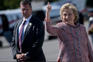 Hillary Clinton sur le point d’embarquer à l’aéroport de Westchester County le 15 septembre 2016 à White Plains. © Brendan Smialowski/AFP
