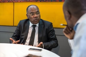Léonard She Okitundu, rapporteur de la Majorité présidentielle (MP) au dialogue national, le 15 septembre 2016 à Kinshasa. © Gwenn Dubourthoumieu pour Jeune Afrique.