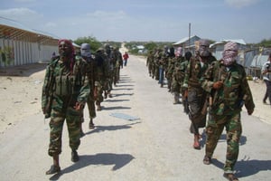 Des combattants Shebab dans la région de Mogadiscio le 5 mars 2012 (photo d’illustration). © Stringer/AP/SIPA
