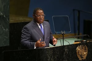 Le Premier ministre gabonais, Emmanuel Issoze-Ngondet , aux Nations Unies le 24 septembre 2016. © Jason DeCrow/AP/SIPA