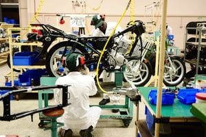 Une usine Honda, à Nairobi. Le pays est l’un des raresd’Afrique subsaharienne à disposer de chaînes de montage. © Olivier Caslin pour JA