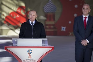 Le président russe, Vladimir Poutine, et le président de la Fifa, Gianni Infantino, le 1er août 2016 à Moscou. © Ivan Sekretarev/AP/SIPA