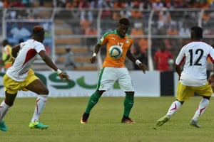 L’Ivoirien Serge Aurier (c) lors d’un match de qualification contre le Mali, le 8 octobre 2016 à Bouaké. © Issouf Sanogo/AFP