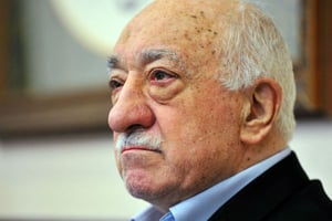 L’imam turc Fethullah Gülen lors d’une rencontre avec la presse aux États-Unis, le 17 juillet 2016. © DR