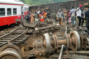 Déraillement d’un train à Eseka, le 21 octobre 2016, au Cameroun. © AFP