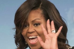 Michelle Obama bouscule les codes de la com avec une modernité déconcertante. © Molly Riley/AP/SIPA