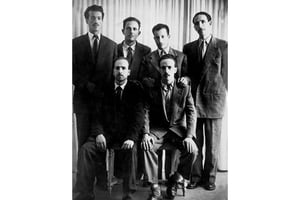 Le groupe des six premiers chefs du FLN en 1954, juste avant le déclenchement de la guerre d’indépendance le 1er novembre de la même année. © DR