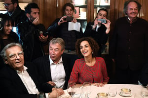 La Franco-Marocaine au restaurant Drouant, où le jury lui a fait part 
de son choix, le 3 novembre. © Martin BUREAU/AFP