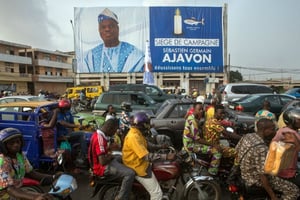 Le siège de campagne de Sébastien Germain Ajavon à Cotonou, au Bénin, le 24 février 2016. © Gwenn Dubourthoumieu pour J.A.