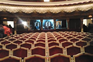 Le Théâtre municipal de Tunis, vu de l’intérieur. © Wael Ghabara/Wikimedia Commons