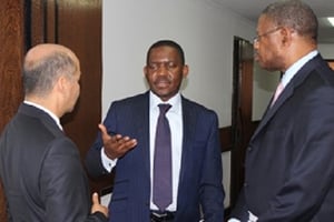 Ahmed Kalej Nkand (au centre) a été démis de son poste d’administrateur directeur général de la Gécamines le 26 juillet 2014. © Photo mise à disposition par la Gécamines.