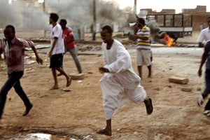 Des manifestations hostiles à Omar el-Béchir, à Khartoum, en 2013. © Abd Raouf/AP/SIPA