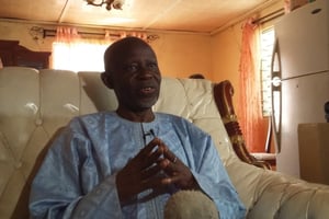 Oussainou Darboe, principal opposant de Yahya Jammeh, à son domicile près de Banjul, le 6 décembre 2016. © Benjamin Roger/Jeune Afrique