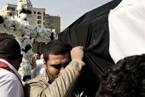 Les funérailles des victimes de l’attentat du 11 décembre contre une église copte du Caire. © Nariman El-Mofty/AP/SIPA