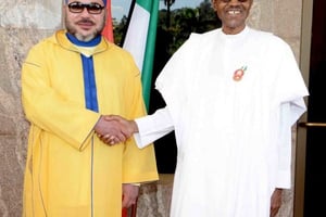 Mohammed VI avec le président nigérian, Muhammadu Buhari, le 2 décembre 2016 à Abuja (image d’illustration). © Source : ministère marocain des Affaires étrangères