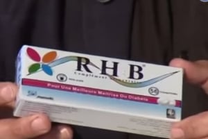 Le médicament « Rahmet Rabbi » présenté comme un remède miracle contre le diabète. © Capture d’écran YouTube