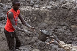 Une mine de diamants à Mbuji Mayi (centre) en RDC , le 31 juillet 2006. © SCHALK VAN ZUYDAM/AP/SIPA