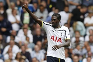 L’ancien joueur de Tottenham, Emmanuel Adebayor lors d’un match de la première ligue contre White Hart, à Londres. © Sang Tan/AP/SIPA