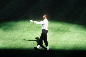 Thomas Nkono, ex-gardien des Lions indomptables, a évolué au Canon entre 1974 et 1982. Il a pu mesurer l’immense prestige du club, bien au-delà de la capitale camerounaise. © Bob Thomas/Getty Images