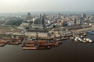 Le port de Kinshasa, capital de la République démocratique du Congo, vu du ciel, le 24 septembre 2016. © Gwenn Dubourthoumieu pour JA