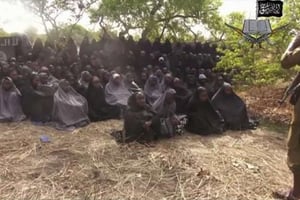 Les lycéennes de Chibok enlevées par Boko Haram dans une vidéo diffusée par le groupe terroriste, le 12 mai 2014. © AP/SIPA