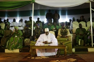 Yahya Jammeh lors de son dernier meeting de campagne le mardi 29 novembre 2016. © Jerome Delay/AP/SIPA