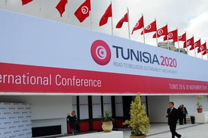 Entrée de la conférence internationale « Tunisia 2020 », à Tunis, le 30 novembre 2016. © Hassene Dridi/AP/SIPA