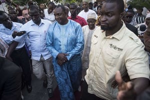 Le président gambien élu Adama Barrow à Banjul le 13 décembre 2016 après une rencontre avec une délégation de la Cedeao. © Sylvain Cherkaoui/AP/SIPA