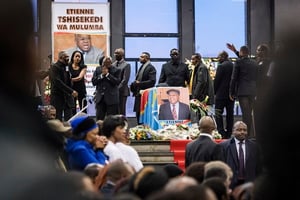 Hommage à Étienne Tshisekedi, leader de l’opposition congolaise, à Bruxelles, le 5 février 2017. © Geert Vanden Wijngaert/AP/SIPA