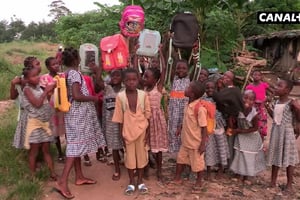 400 enfants ont reçu un sac Pack Solar pour le tester. © capture d’écran/Réussite